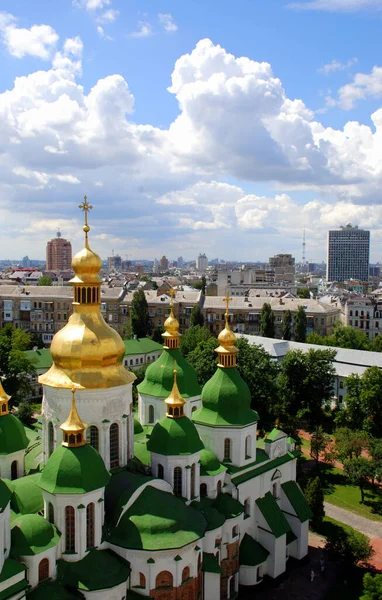 キエフ ウクライナ 2018年8月27日 正統派教会の黄金のドームの眺め — ストック写真