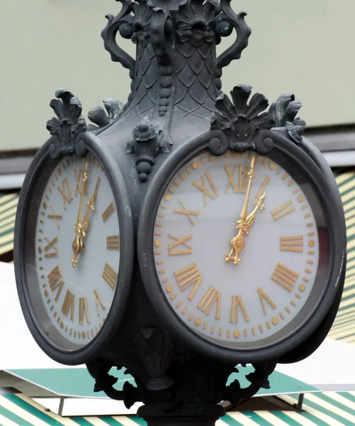 Viejo Reloj Pared —  Fotos de Stock