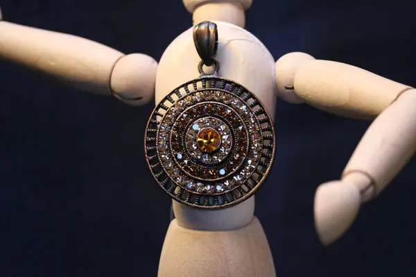 Kadın modasının mücevher ve aksesuarları.