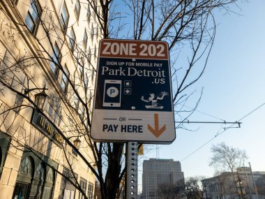 Detroit, MIchigan 'da ödenmiş park yeri tabelası