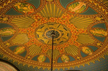 Fisher binası Detroit, Michigan 'daki Fisher Binası Albert Kahn Associates' in mimarı Joseph Nathaniel French tarafından tasarlandı ve General Motors 'un eski genel merkeziydi..