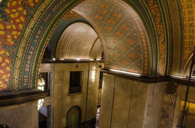 Fisher binası Detroit, Michigan 'daki Fisher Binası Albert Kahn Associates' in mimarı Joseph Nathaniel French tarafından tasarlandı ve General Motors 'un eski genel merkeziydi..