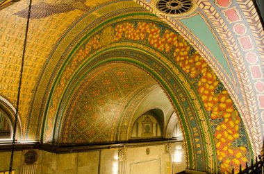 Fisher binası Detroit, Michigan 'daki Fisher Binası Albert Kahn Associates' in mimarı Joseph Nathaniel French tarafından tasarlandı ve General Motors 'un eski genel merkeziydi..