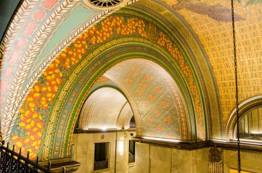 Fisher binası Detroit, Michigan 'daki Fisher Binası Albert Kahn Associates' in mimarı Joseph Nathaniel French tarafından tasarlandı ve General Motors 'un eski genel merkeziydi..