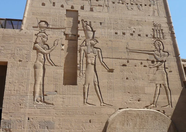 Věnovaný Isis Bohyni Lásky Chrám Philae Jedním Nejkrásnějších Nejlépe Zachovalých — Stock fotografie