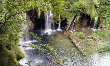 Plitvice Ulusal Parkı 'nda Şelale - Hırvatistan