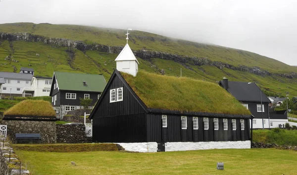 Iglesia Pueblo Kollafjoro Isla Streymoy Islas Feroe Dinamarca — Foto de Stock