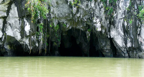 Вход Подземную Реку Святого Павла Палаван Филиппины — стоковое фото