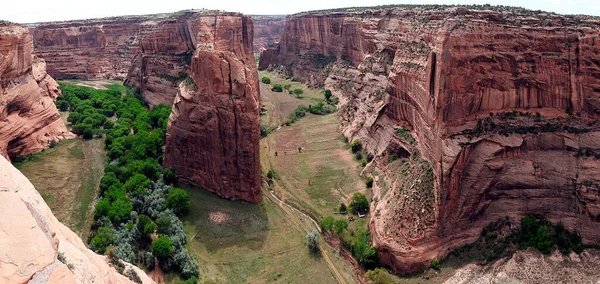 Arizona 'daki Chelly Ulusal Anıtı Kanyonu - ABD