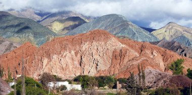 Purmamarca 'daki Yedi Renk Tepesi - Jujuy - Arjantin