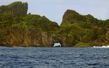 Fernando de Noronha adasının kıyıları - Brezilya