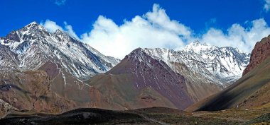 Arjantin 'deki Aconcagua Tepesi manzarası