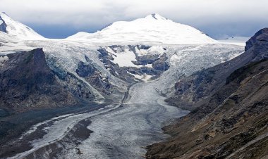 Avusturya 'daki Grossglockner Buzulu Panoraması