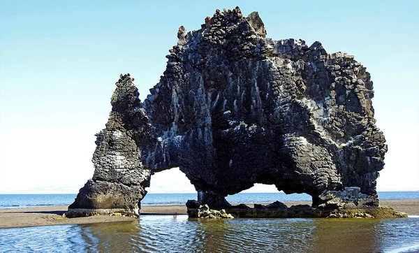 Tserkur 冰岛Vatnsnes半岛东海岸的一个玄武岩露头 — 图库照片