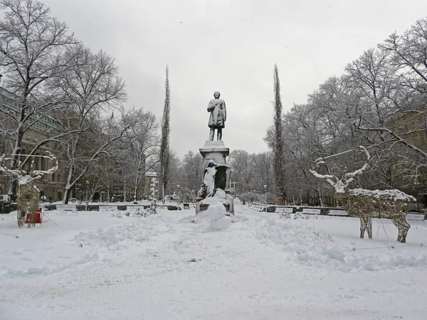 Monument Över Johan Ludvig Runeberg Den Snöiga Esplanadparken Helsingfors Finland — Stockfoto