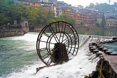 Fenghuang 'da su çarkı - Çin