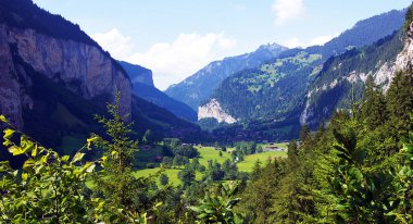 Interlaken Vadisi Panoraması - İsviçre