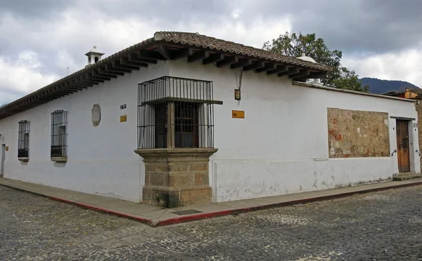 Αποικιακά Σπίτια Στην Πόλη Της Αντίγκουα Γουατεμάλα — Φωτογραφία Αρχείου