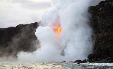 Denize düşen lavlar, Kilauea volkanı, Büyük Ada - Hawaii, ABD