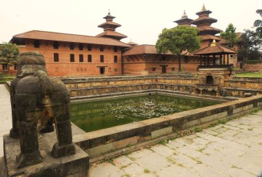 Patan Durbar Meydanı 'ndaki gölet manzarası, Katmandu - Nepal