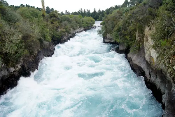Huka Şelalesi, Waikato Nehri, Taupo, Kuzey Adası - Yeni Zelanda