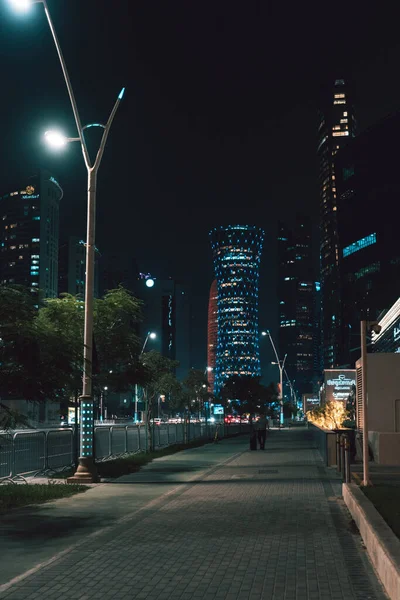 Ulica Centrum Doha Nocy Zachodnia Zatoka Katar — Zdjęcie stockowe