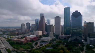 Houston Teksas silueti sisli bir günde - HOUSTON, TEXAS - Kasım 01, 2022