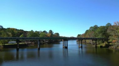 Caddo Gölü Eyalet Parkı 'ndaki Büyük Cypress Bayou Nehri - hava manzarası