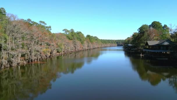 Lågt Flyg Över Big Cypress Bayou River Texas Flygvy — Stockvideo