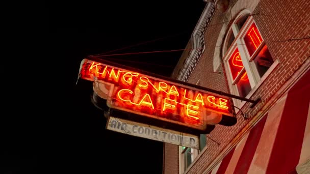 メンフィスのビール通りにある伝説のキングスパレスカフェ ブルースとロック音楽の家 Memphis Tennesee 11月07 2022 — ストック動画