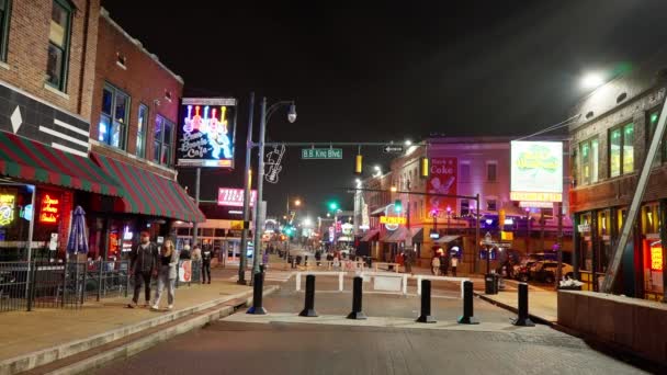 孟菲斯比尔街典型的街景 蓝调和摇滚音乐之家 Memphis Tennessee 2022年11月7日 — 图库视频影像