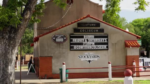 Rodeo Στο Κολοσσαίο Του Fort Worth Stockyards Στην Ιστορική Συνοικία — Αρχείο Βίντεο