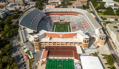 Darrell K Royal-Texas Memorial Stadyumu - Austin 'deki Longhorns Futbol Takımı' nın evi - hava manzarası - AUSTIN, TEXAS - 1 Kasım 2022