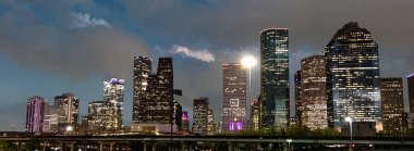 HOUSTON, TEXAS - 31 Ekim 2022 'de Houston şehri üzerinde panoramik manzara