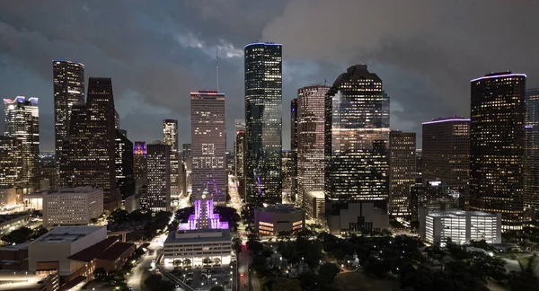 HOUSTON, TEXAS - 31 Ekim 2022 'de Houston şehri üzerinde panoramik manzara