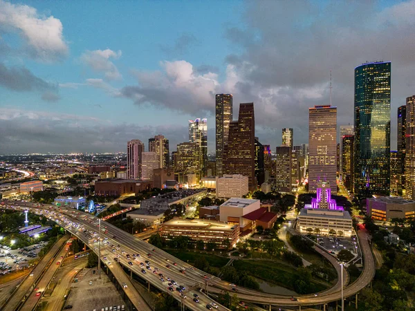 HOUSTON, TEXAS - 31 Ekim 2022 'de Houston şehri üzerinde panoramik manzara