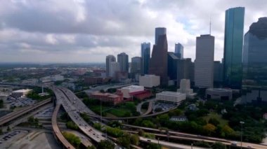 Houston Teksas silueti sisli bir günde - HOUSTON, TEXAS - Kasım 01, 2022