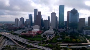 Houston Teksas silueti sisli bir günde - HOUSTON, TEXAS - Kasım 01, 2022