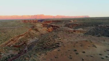 Arizona çölündeki güzel kanyonlar Büyük Kanyon yakınlarında - hava manzarası