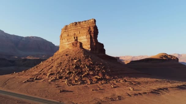 亚利桑那州靠近纪念碑谷的沙漠中的奇景 空中景观 — 图库视频影像