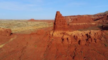 Arizona çölünde uçmak - kırmızı kayaları ile inanılmaz manzara - hava manzarası