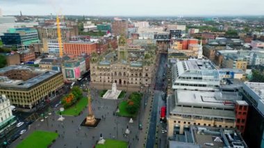 Glasgow şehir merkezi üzerindeki hava manzarası - GLASGOW, UNITED KINGDOM - 4 Ekim 2022