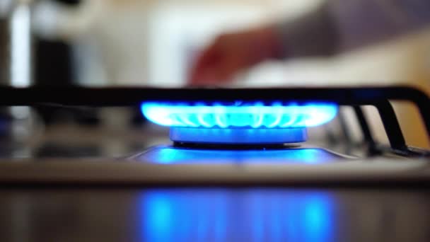 Резко Увеличиваются Затраты Газ Молния Газовую Плиту — стоковое видео