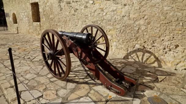 旧大炮位于圣安东尼奥德州阿拉莫 圣安托诺 Texas 2022年11月1日 — 图库视频影像