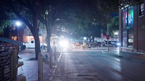 Carruagem Puxada Cavalo Nas Ruas San Antonio Noite San Antonio — Vídeo de Stock