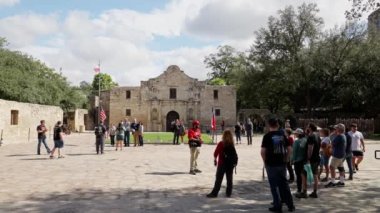 San Antonio Teksas 'taki ünlü Alamo Plaza - SAN ANTONIO, TEXAS - 01 Kasım 2022