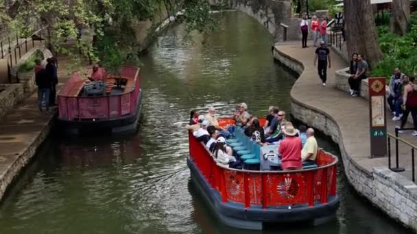 Boat Tour Riverwalk San Antonio San Antonio Texas November 2022 — Stock Video