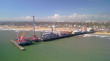 Güneşli bir günde Teksas 'taki Galveston İskelesi - GALVESTON, TEXAS - 31 Ekim 2022