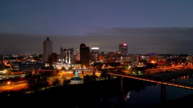 Geceleri Tennessee 'de Memphis' in Skyline 'ı - MEMPhis, TENNESSEE - 07 Kasım 2022