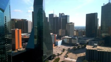 Dallas 'ın merkezindeki ikonik gökdelenler ve ofis binaları - Dwight, TEXAS - NOVEMBER 09, 2022